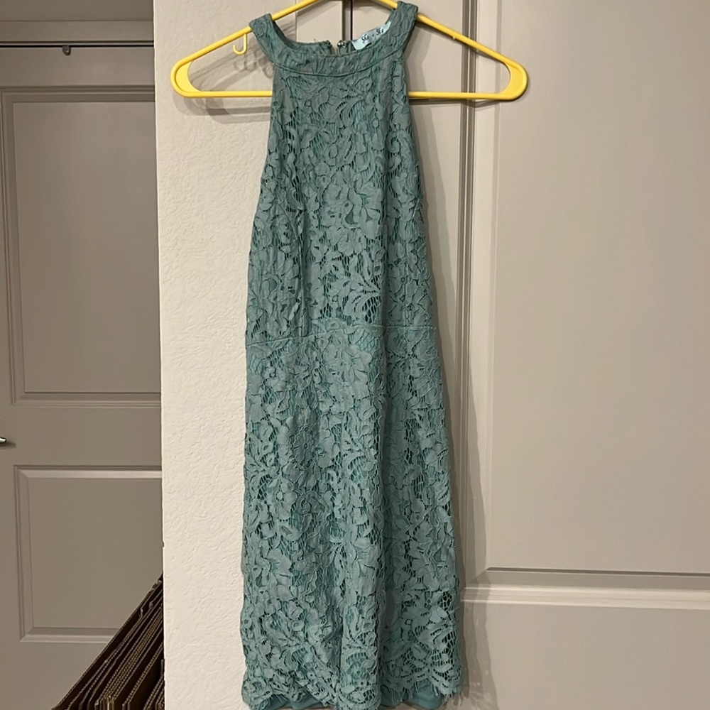Beautiful lace dress size medium